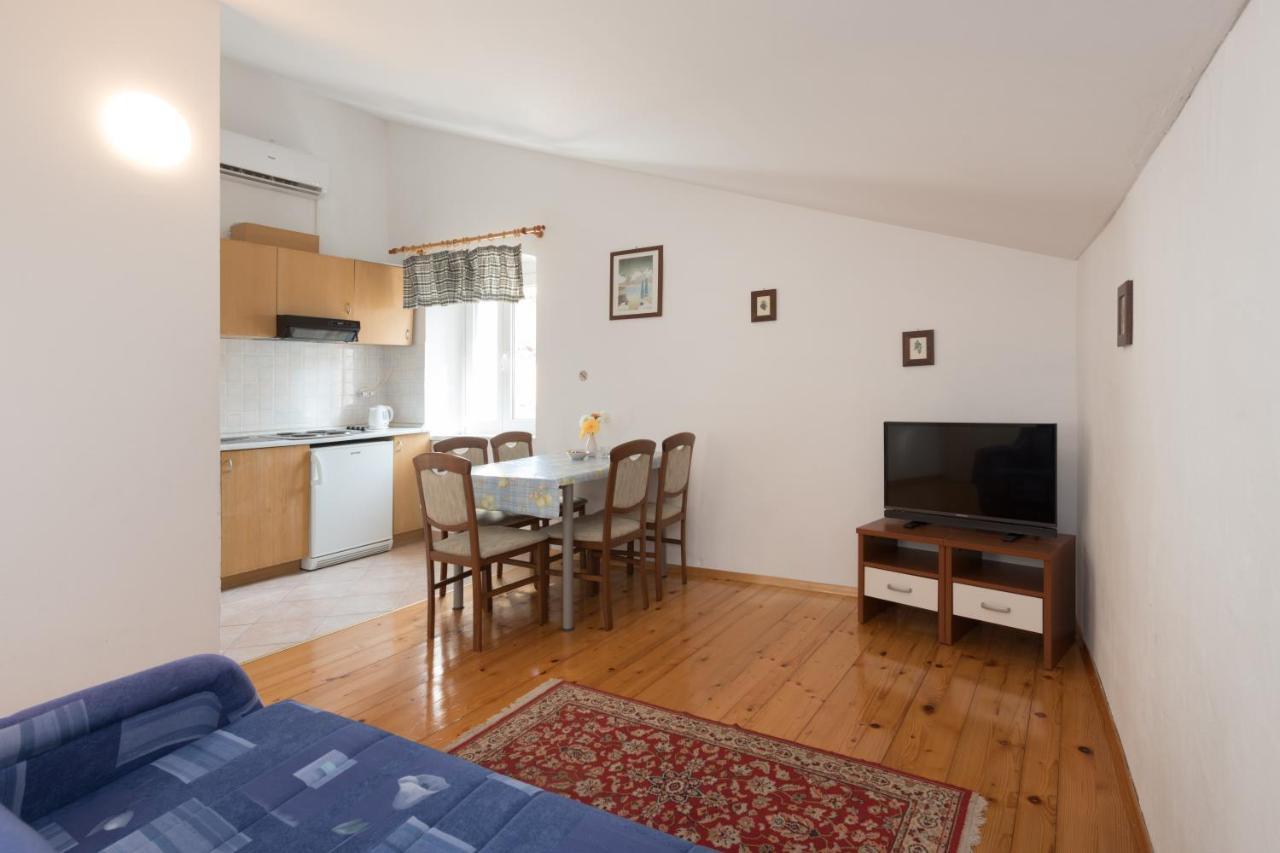 Apartments Mirakul Mali Lošinj Exteriör bild