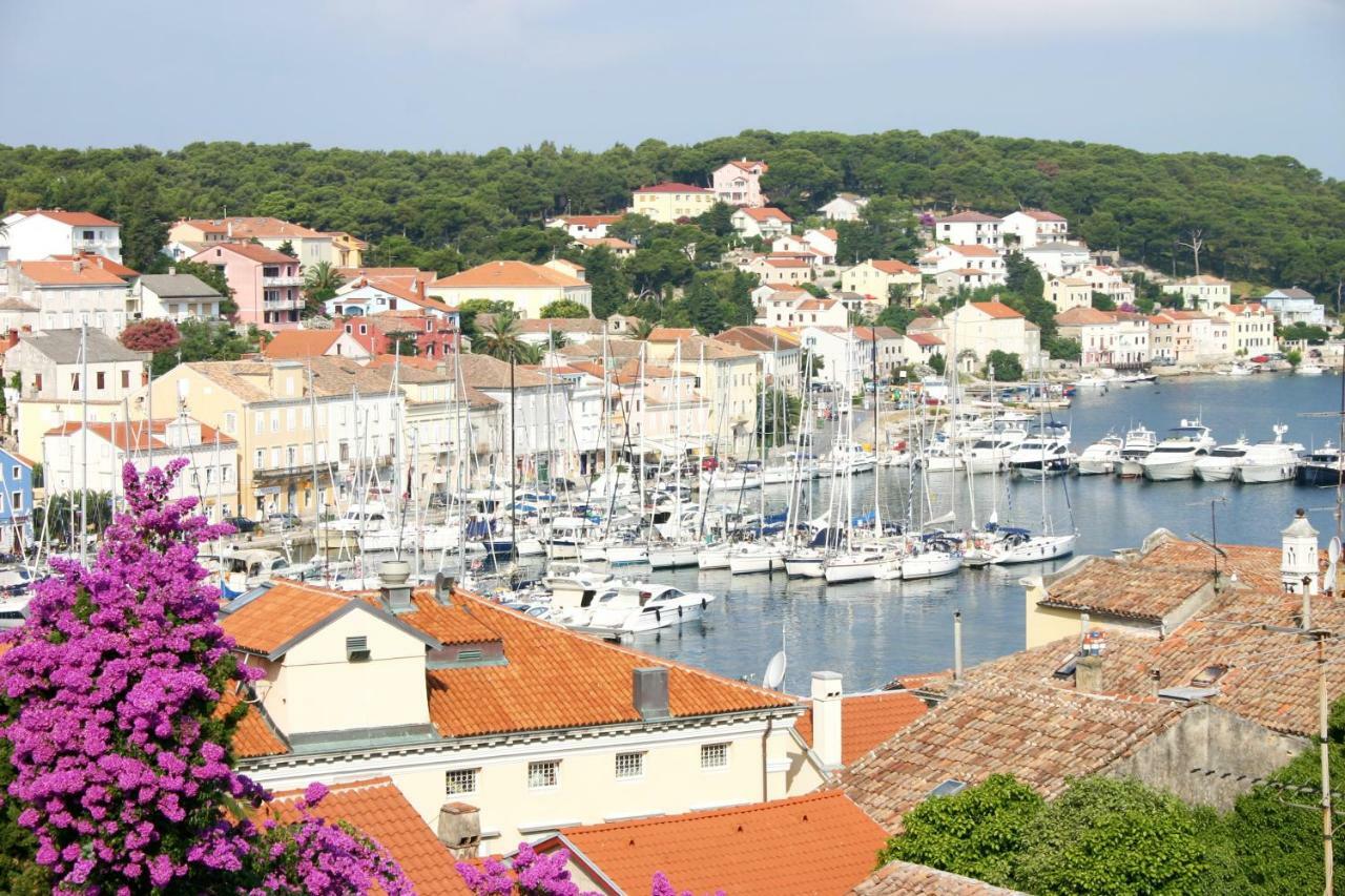 Apartments Mirakul Mali Lošinj Exteriör bild