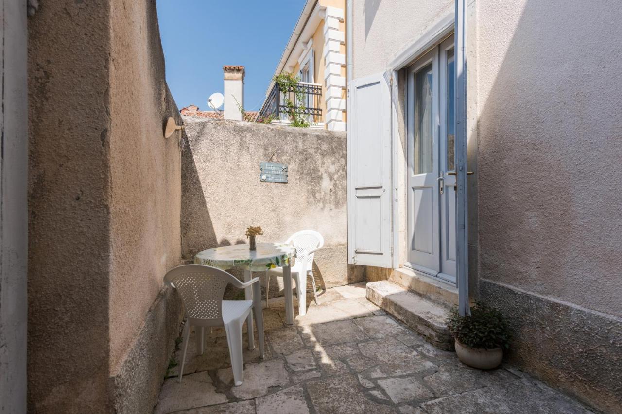 Apartments Mirakul Mali Lošinj Exteriör bild